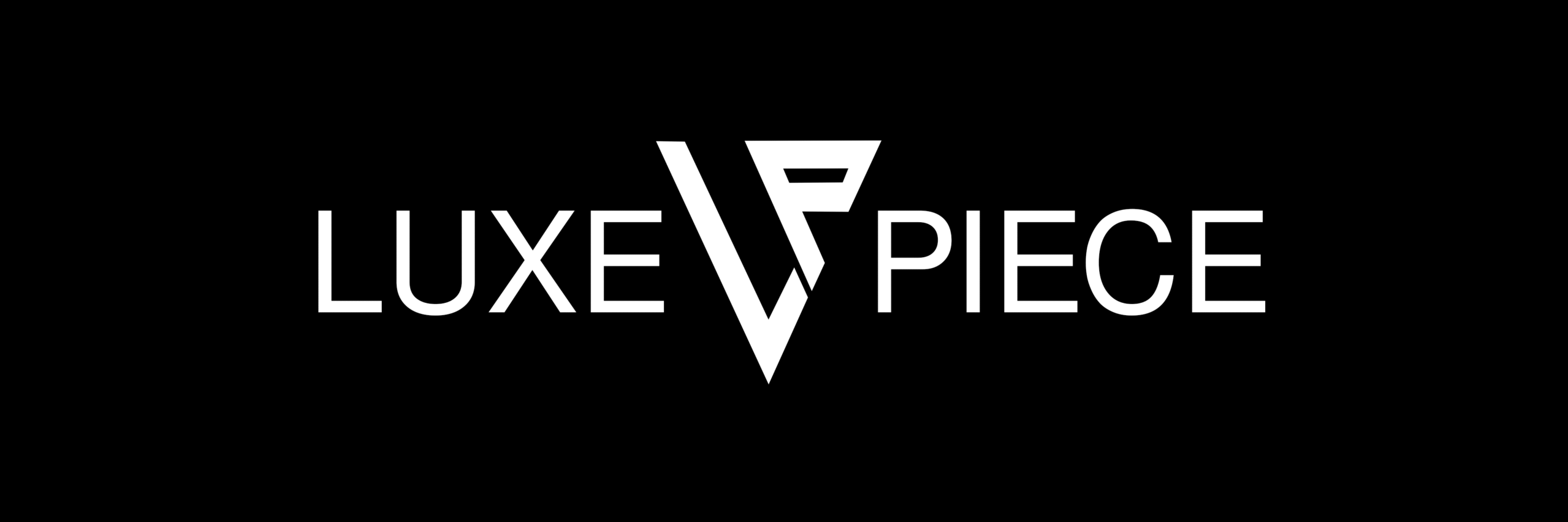 luxe piece logo small